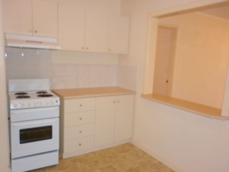 6/4 Canham Way, Orelia WA 6167