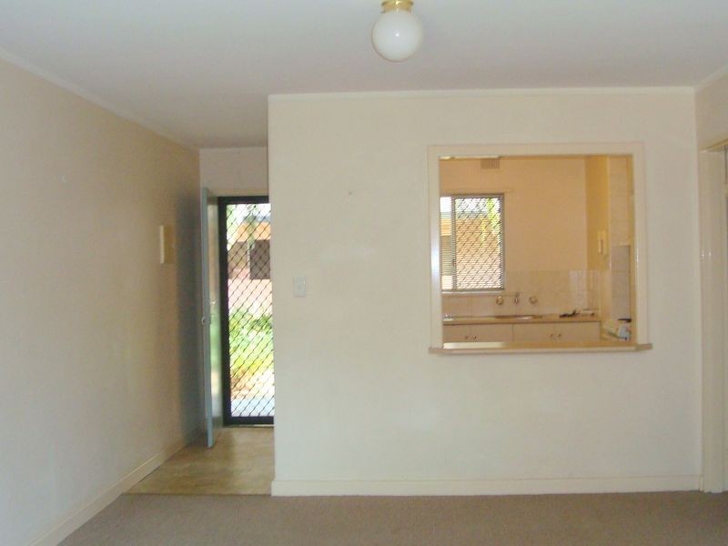 6/4 Canham Way, Orelia WA 6167