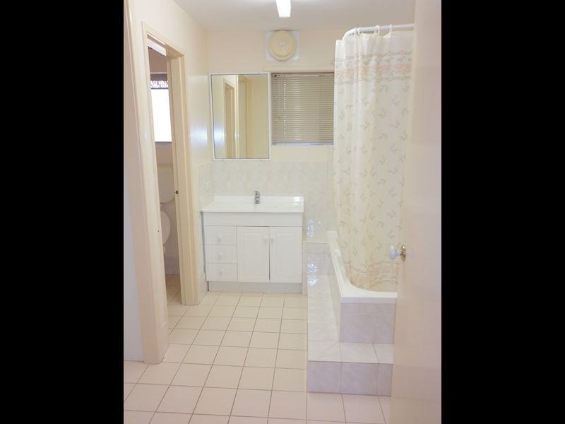 6/4 Canham Way, Orelia WA 6167