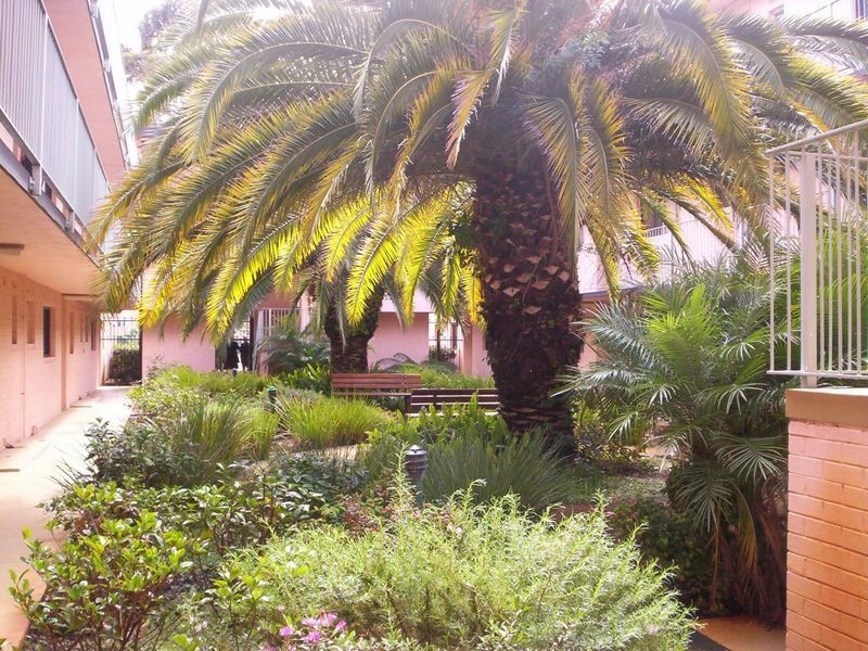 6/4 Canham Way, Orelia WA 6167