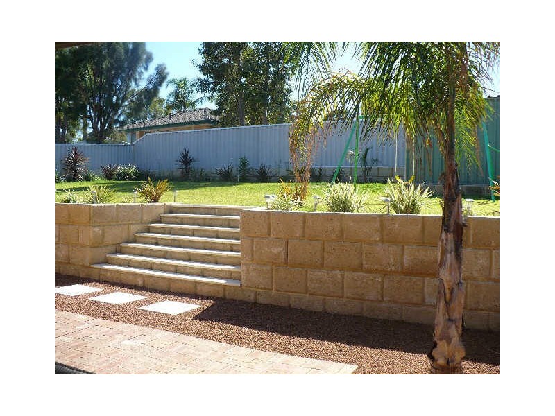 9 The Ramble, Parmelia WA 6167