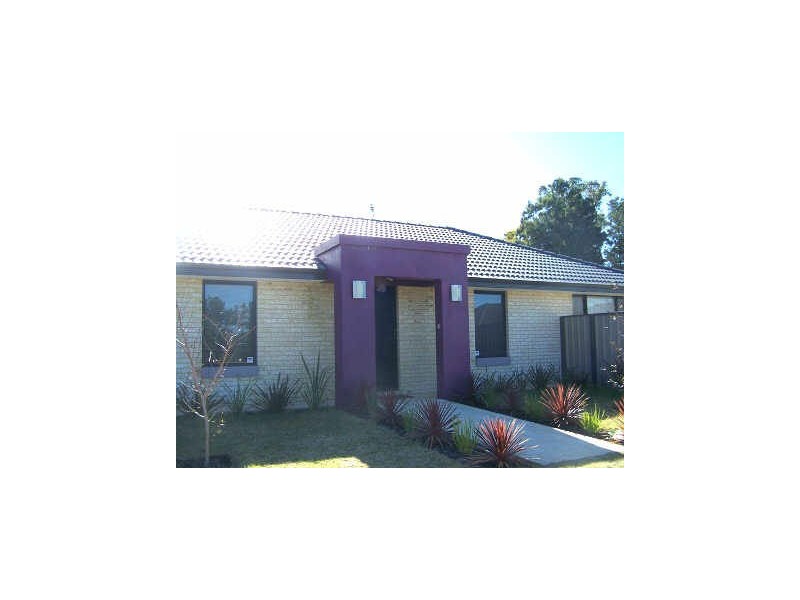 20 Burkett Terrace, Bertram WA 6167