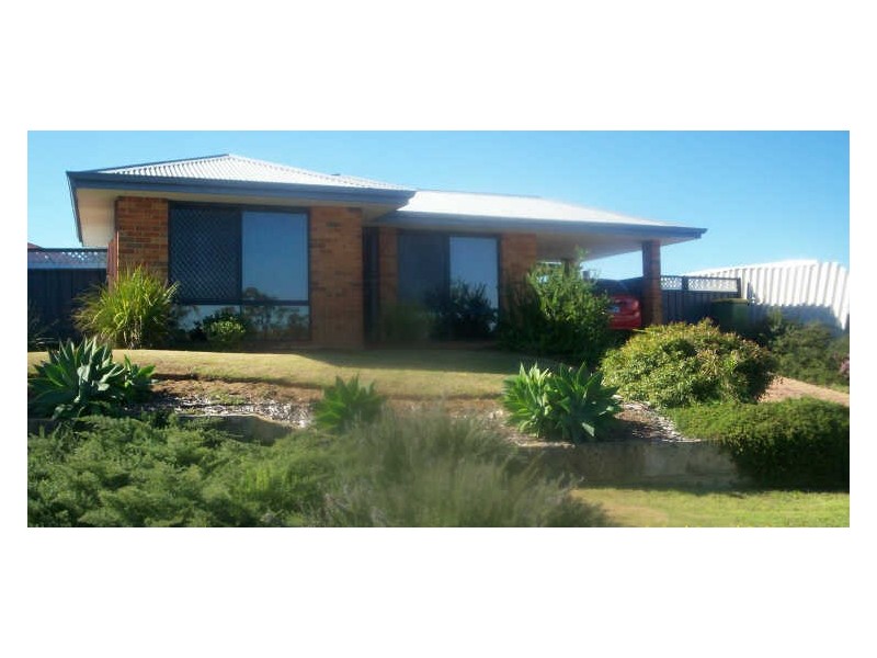 64 Mcnairn Cross, Leda WA 6170