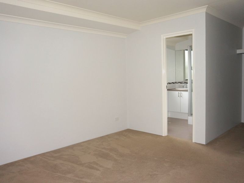 13 Fareham Crescent, Wellard WA 6170