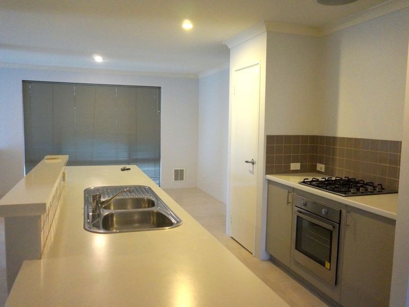 13 Fareham Crescent, Wellard WA 6170