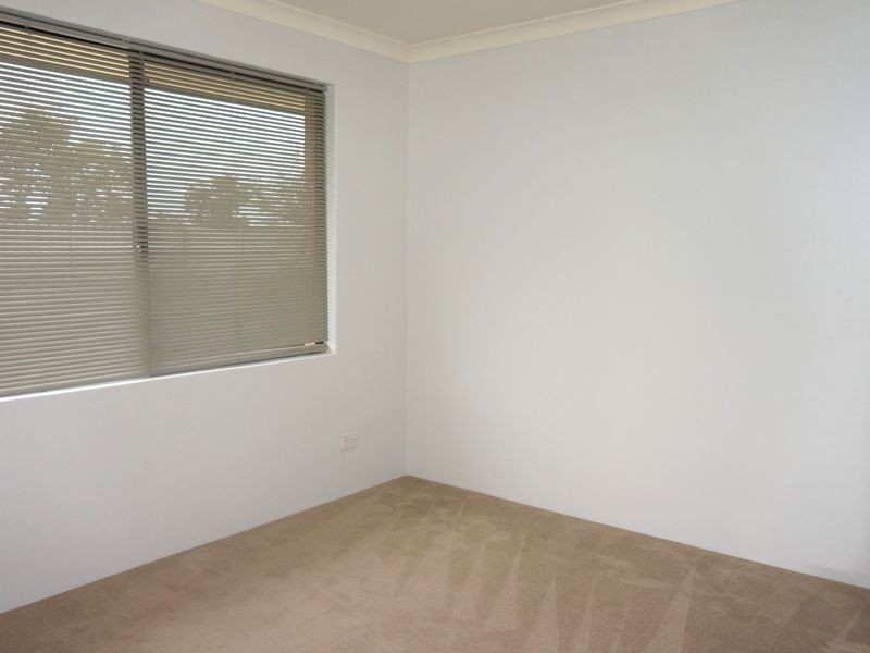 13 Fareham Crescent, Wellard WA 6170