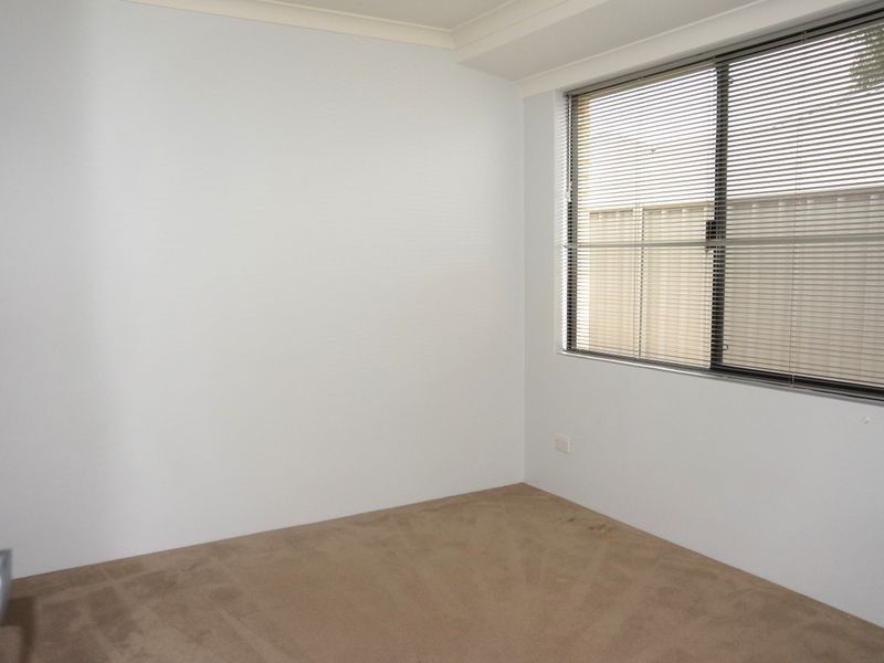 13 Fareham Crescent, Wellard WA 6170