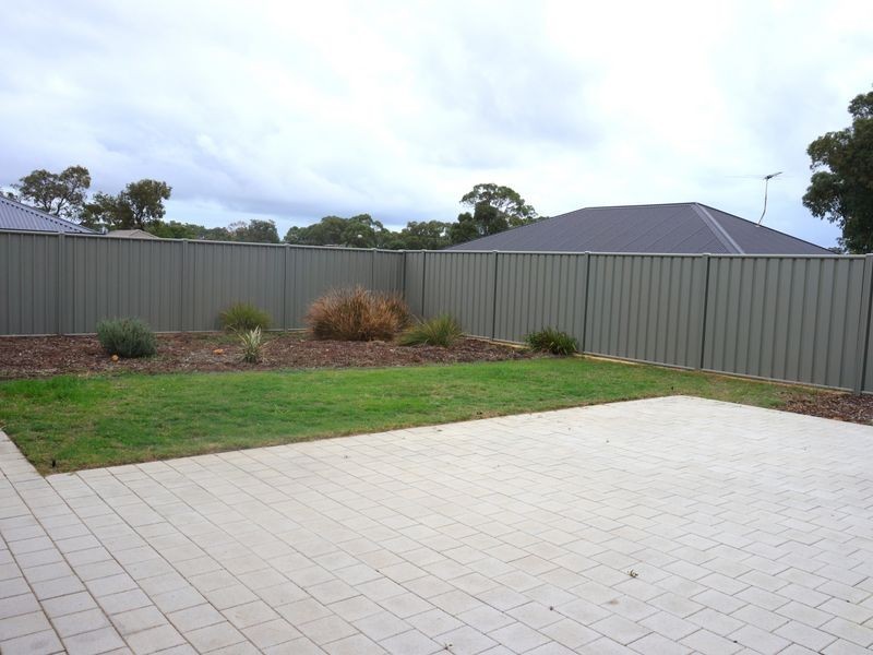 13 Fareham Crescent, Wellard WA 6170
