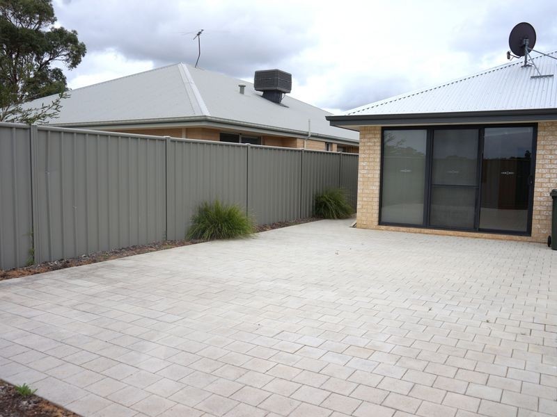 13 Fareham Crescent, Wellard WA 6170