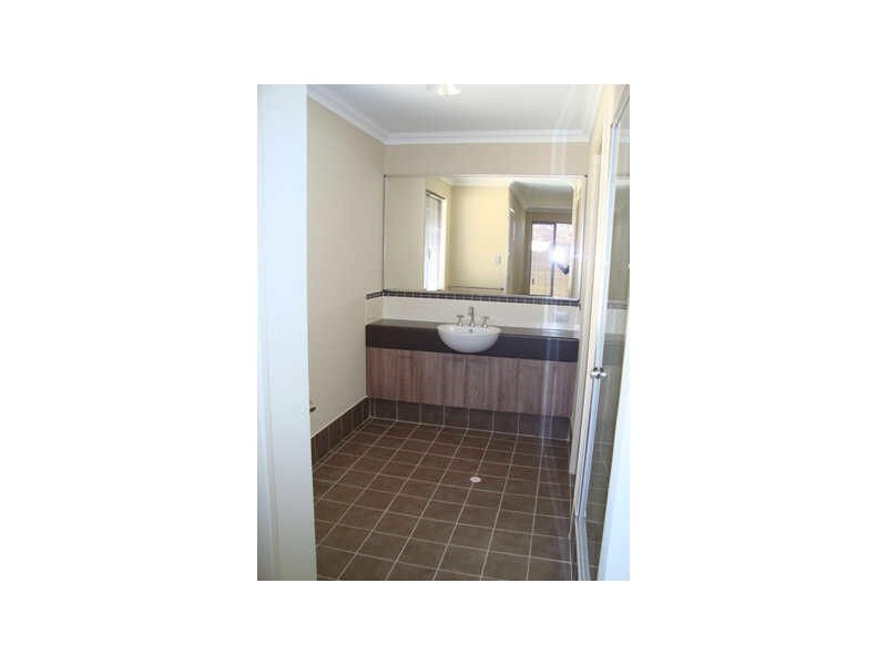 5B Barwell Road, Medina WA 6167