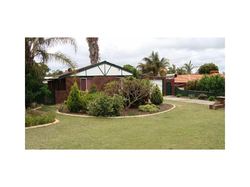 44 Kemmish Ave, Parmelia WA 6167