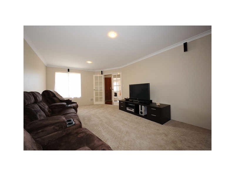 11 Eddy Close, Leda WA 6170