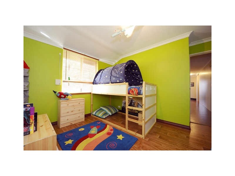 11 Eddy Close, Leda WA 6170