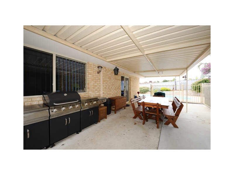 11 Eddy Close, Leda WA 6170