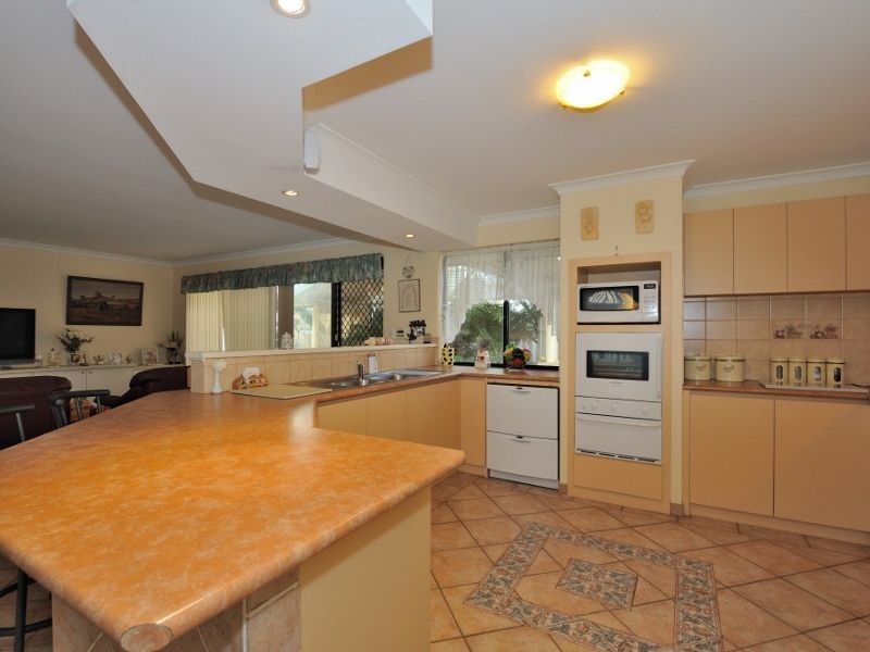 9 Colchester Avenue, Orelia WA 6167