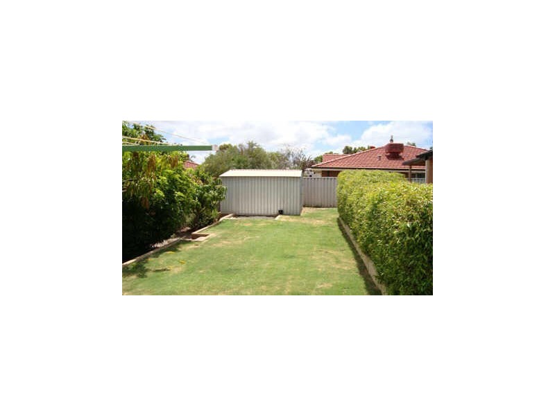 9 Tudor Court, Parmelia WA 6167