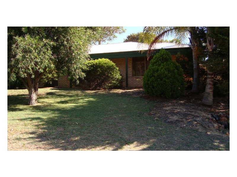 32 Judges Gardens, Leda WA 6170