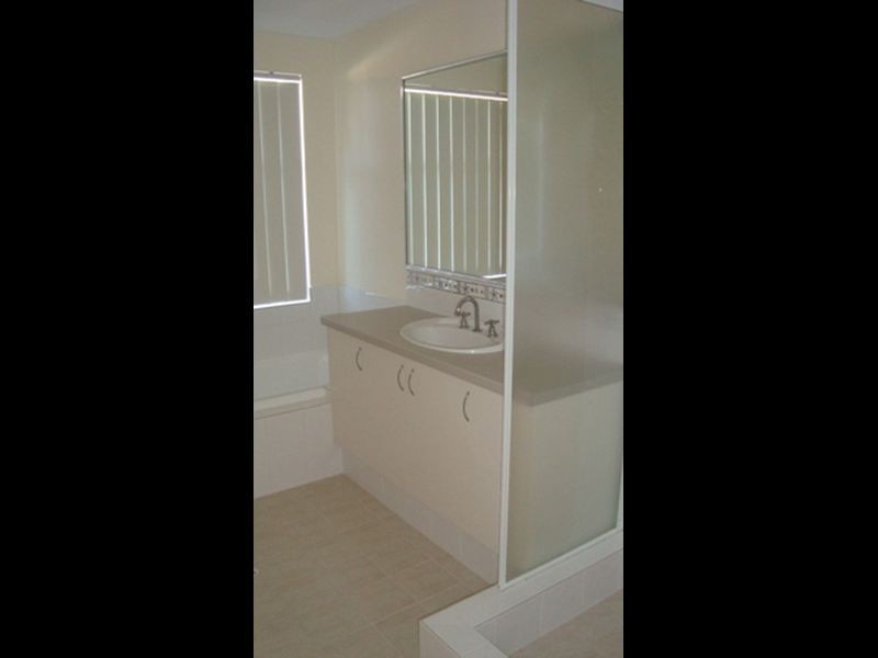 13 Petworth Street, Wellard WA 6170