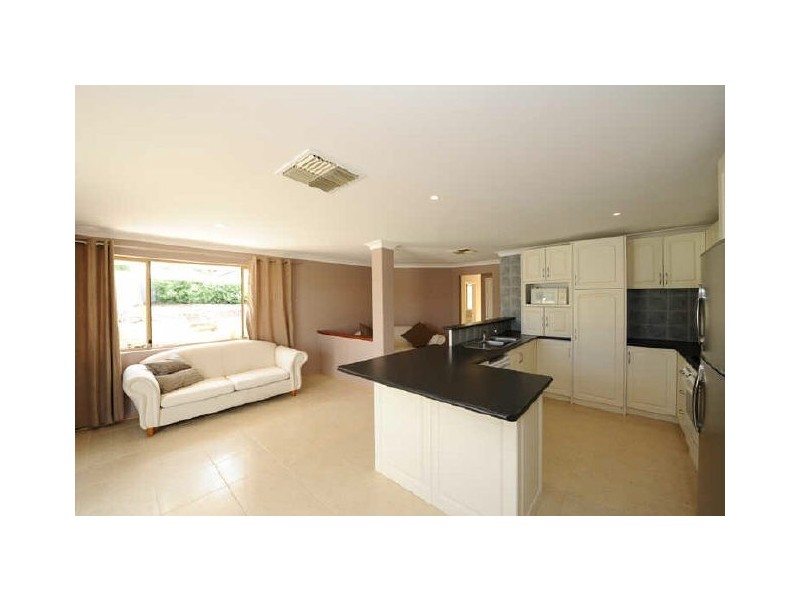 43 Corring Way, Parmelia WA 6167