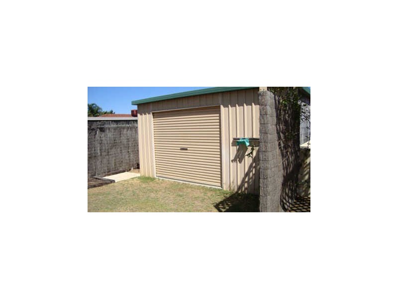 8 Perriam Close, Parmelia WA 6167