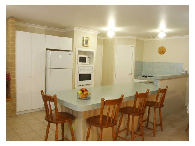 3 Colchester Avenue, Orelia WA 6167