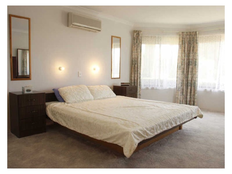 3 Colchester Avenue, Orelia WA 6167
