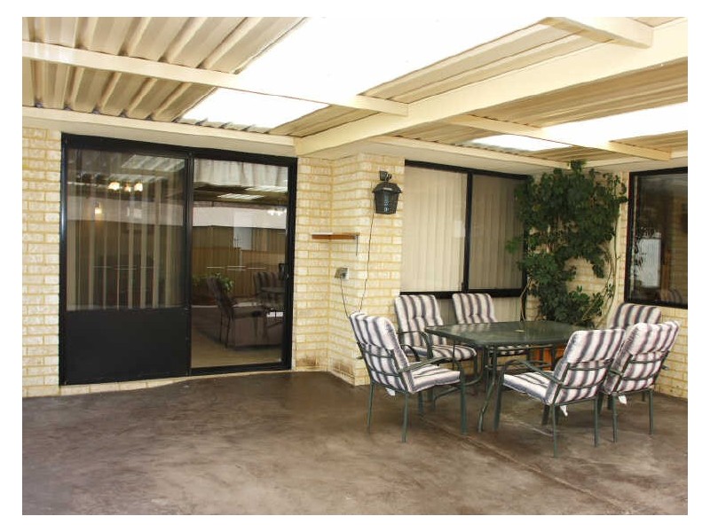 3 Colchester Avenue, Orelia WA 6167