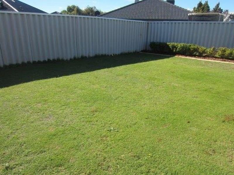 15 Zaragoza Drive, Port Kennedy WA 6172