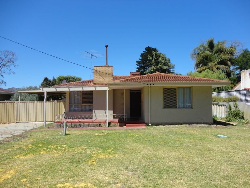 35 Rhodes Crescent, Calista WA 6167