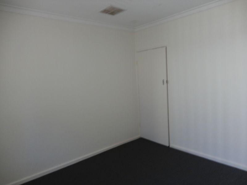 35 Rhodes Crescent, Calista WA 6167