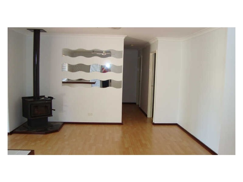 2 Darkins Retreat, Parmelia WA 6167