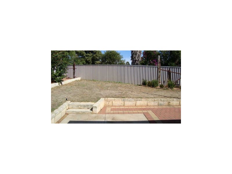 2 Darkins Retreat, Parmelia WA 6167