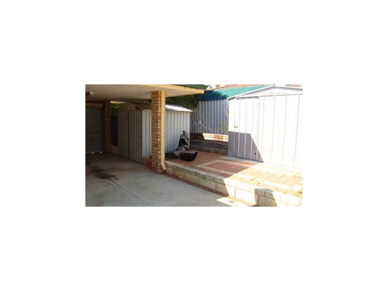 2 Darkins Retreat, Parmelia WA 6167
