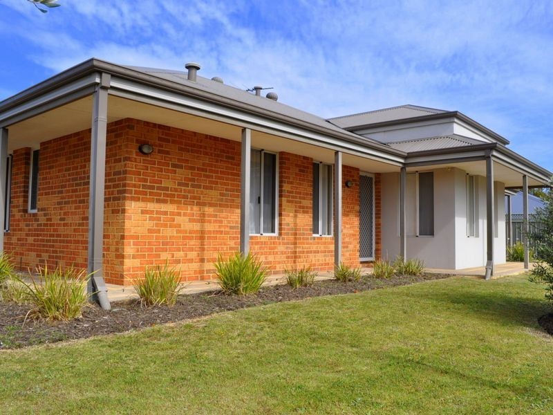 29 Weybridge Drive, Wellard WA 6170