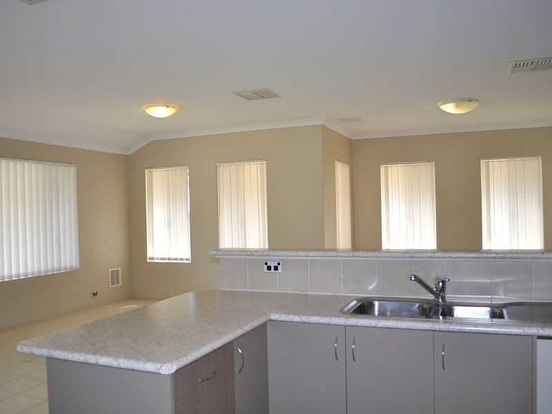 29 Weybridge Drive, Wellard WA 6170