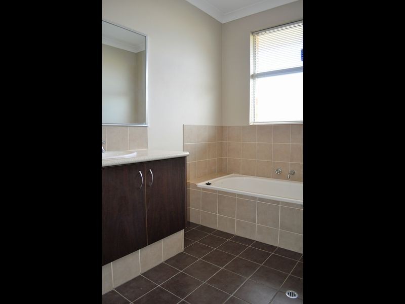 29 Weybridge Drive, Wellard WA 6170