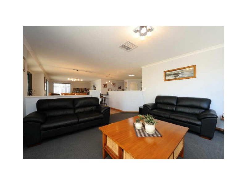 9 Spelthorne Way, Wellard WA 6170