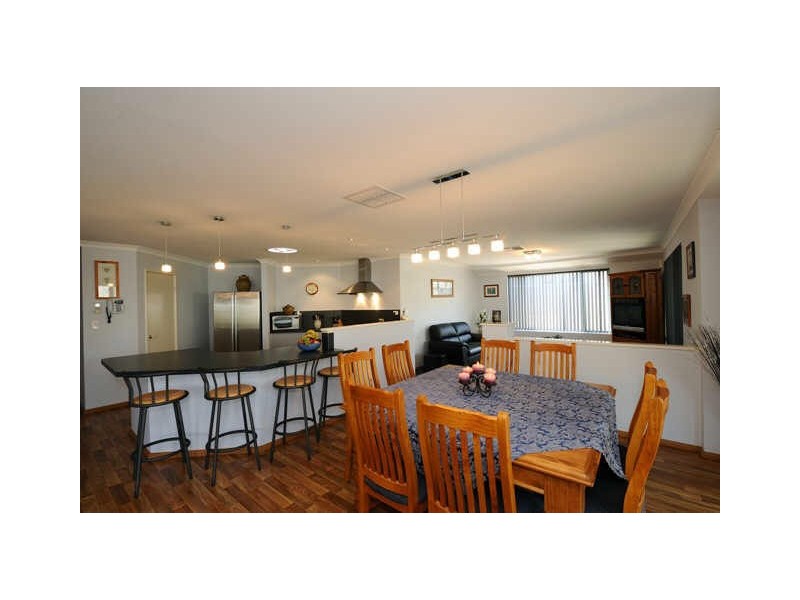 9 Spelthorne Way, Wellard WA 6170