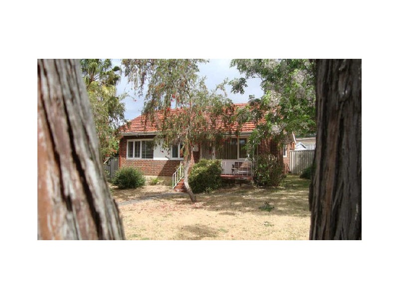 12 Harlow Road, Calista WA 6167