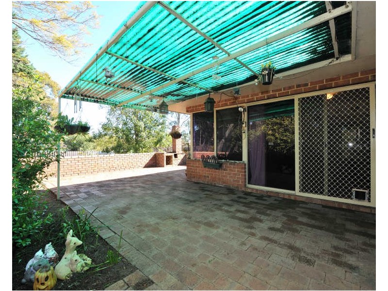 4 Newstead Crescent, Parmelia WA 6167