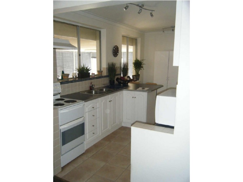 29 Barron Way, Orelia WA 6167