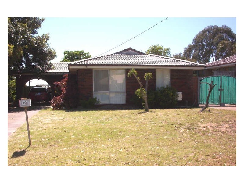 19 Mandfield Way, Parmelia WA 6167