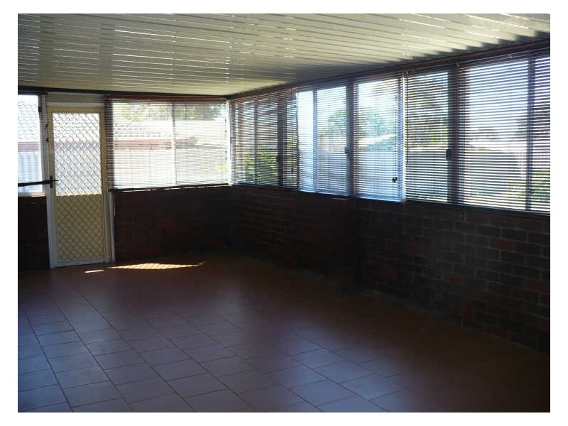 19 Mandfield Way, Parmelia WA 6167