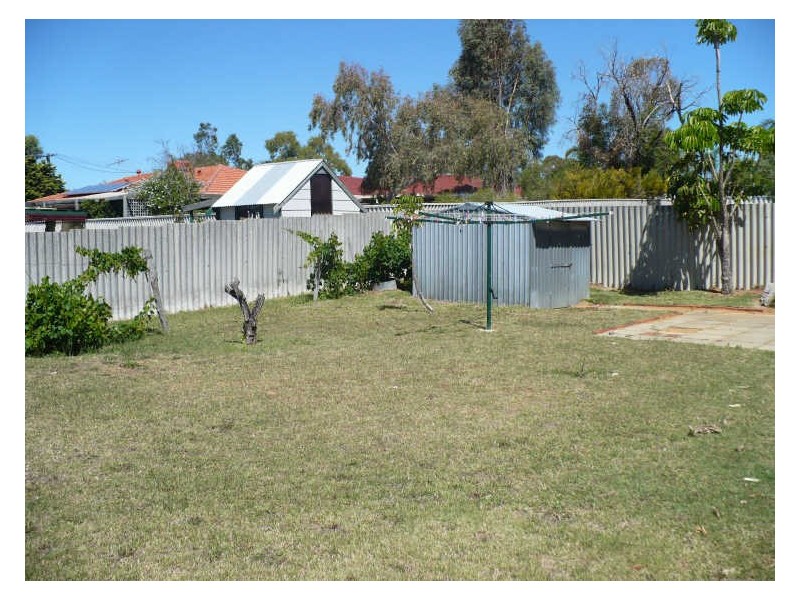 19 Mandfield Way, Parmelia WA 6167