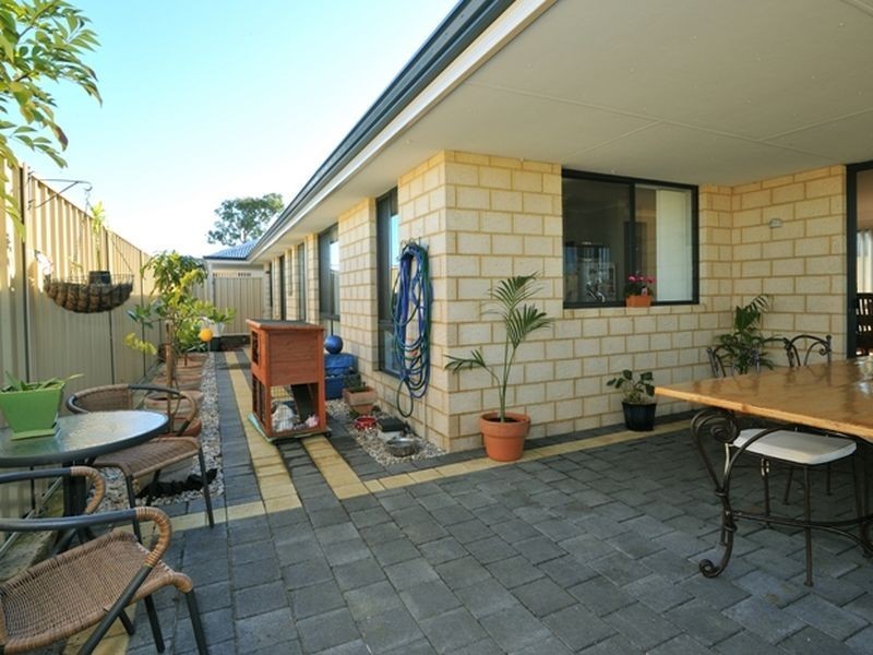 2 Borthwick Place, Orelia WA 6167