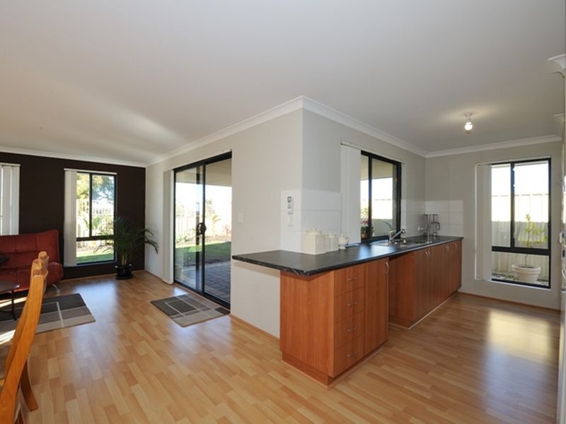 2 Borthwick Place, Orelia WA 6167