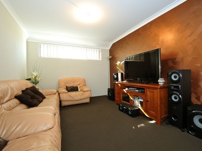 2 Borthwick Place, Orelia WA 6167