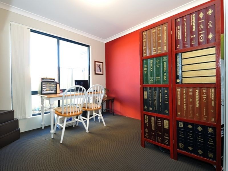 2 Borthwick Place, Orelia WA 6167