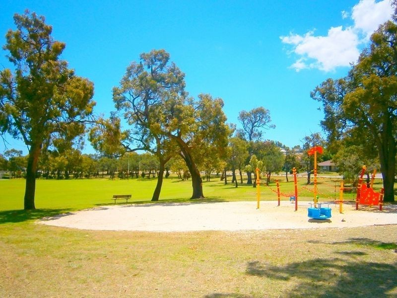 18/54 Christmas Avenue, Orelia WA 6167