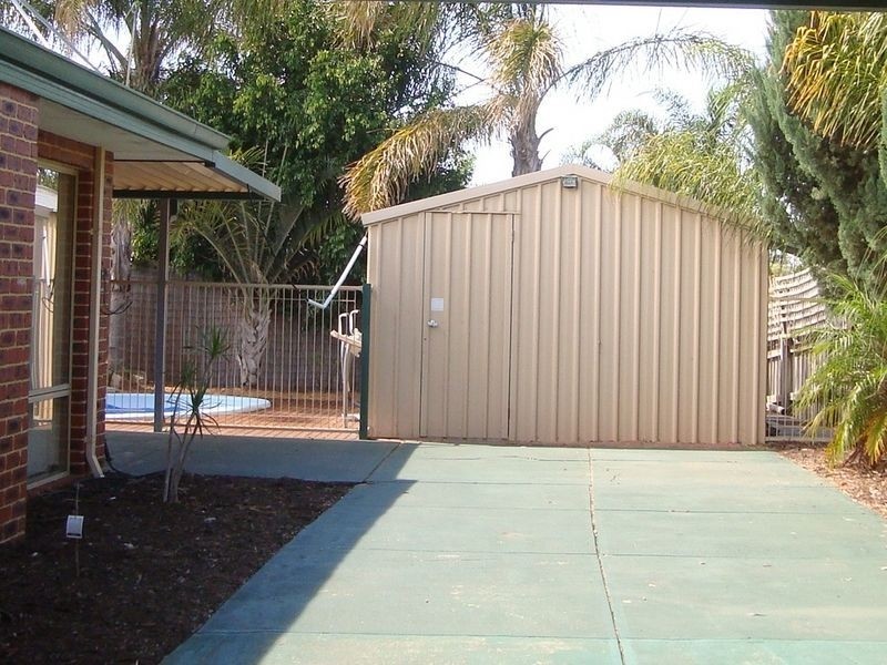 43 Whitebread Way, Leda WA 6170